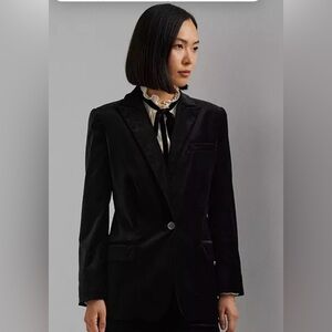 Lauren Ralph Lauren
Women's Stretch Velvet Blazer, Regular size 4 NEW